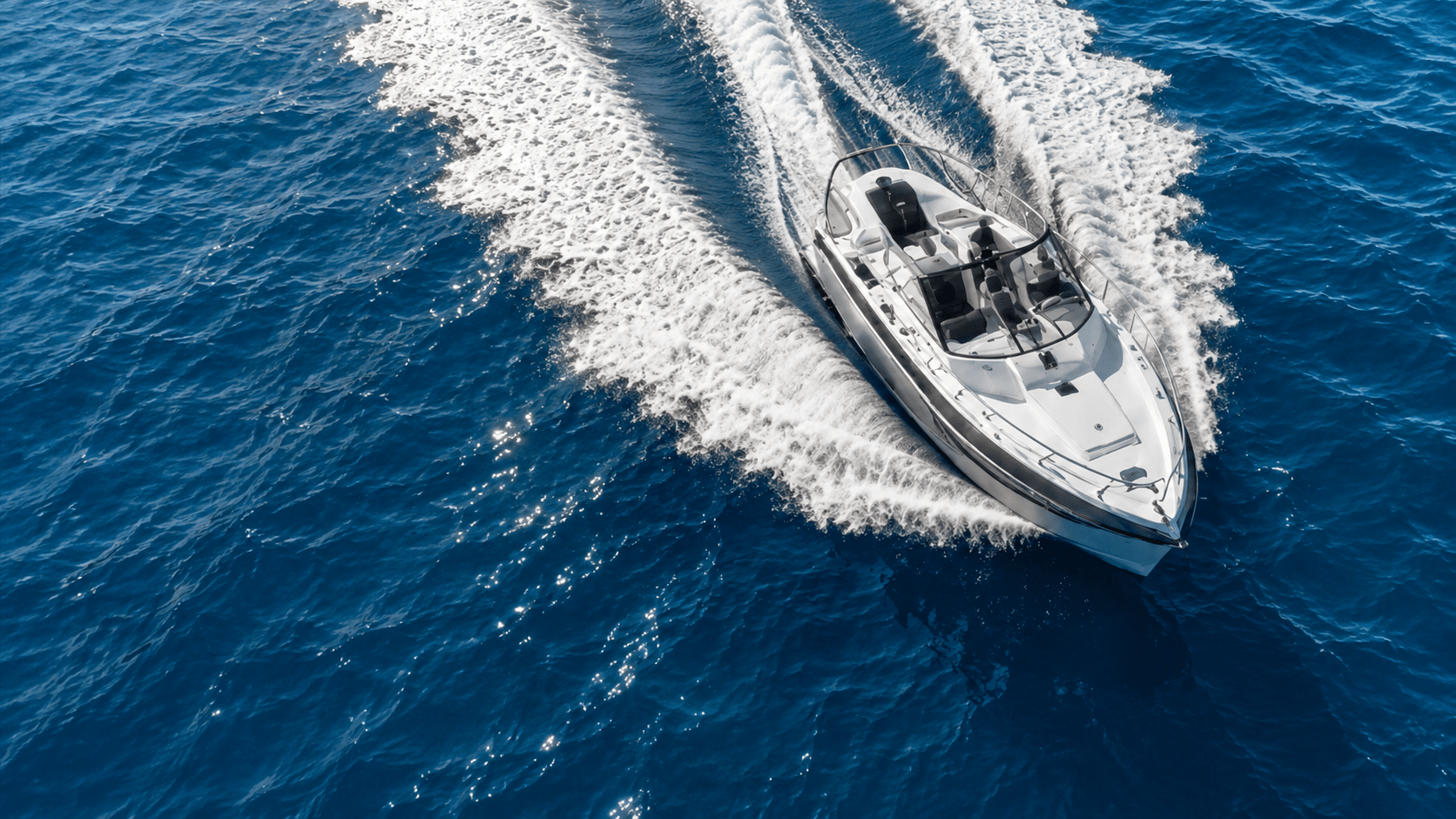 Boot auf dem Wasser – Bootswelt Achim